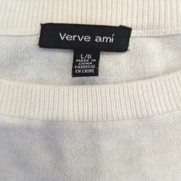 Asymmetrical Sweater - Picture 4 of 10